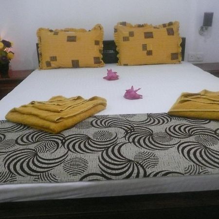 Hotel Nimjaya 达瓦拉维 外观 照片