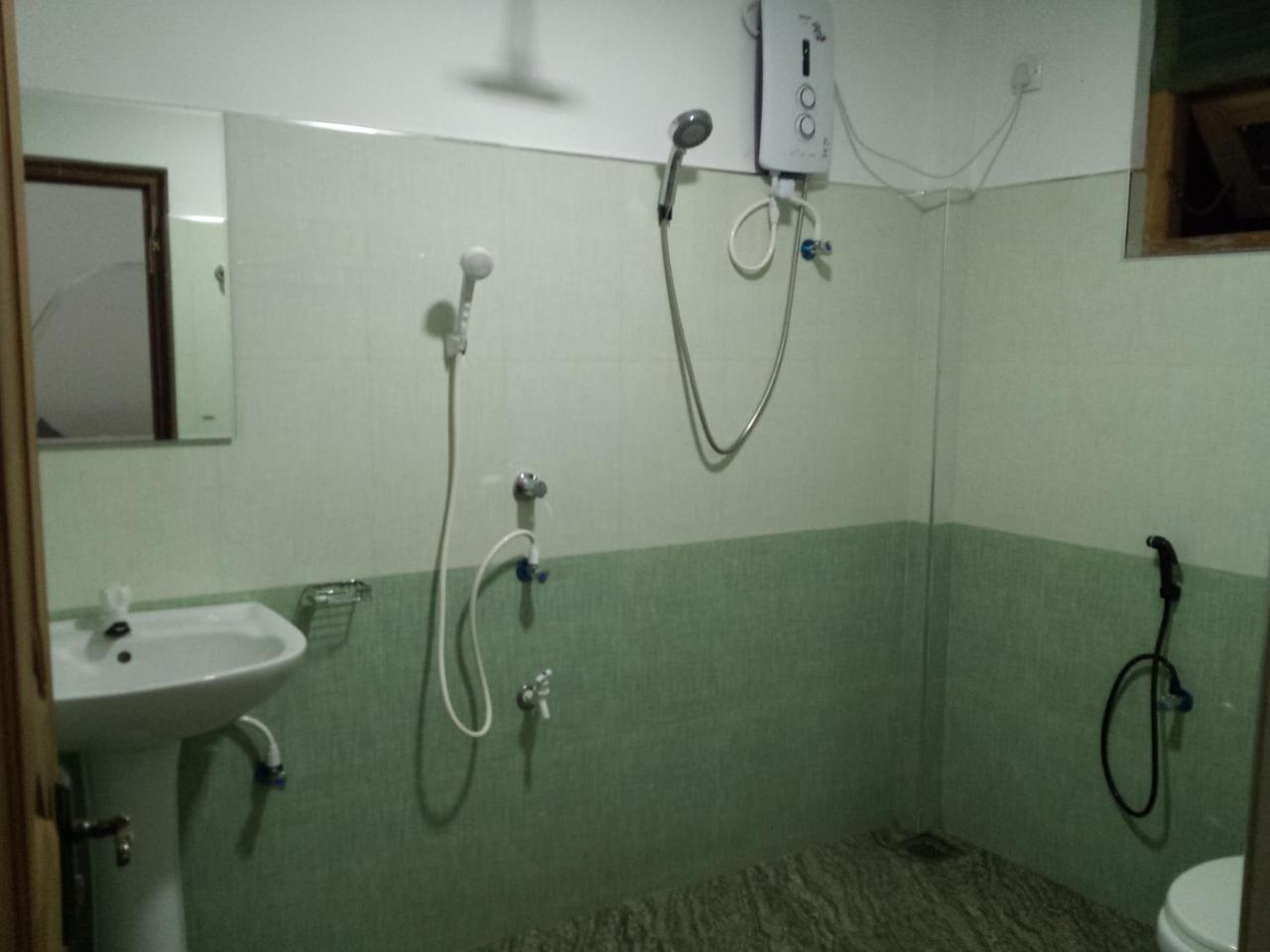 Hotel Nimjaya 达瓦拉维 外观 照片